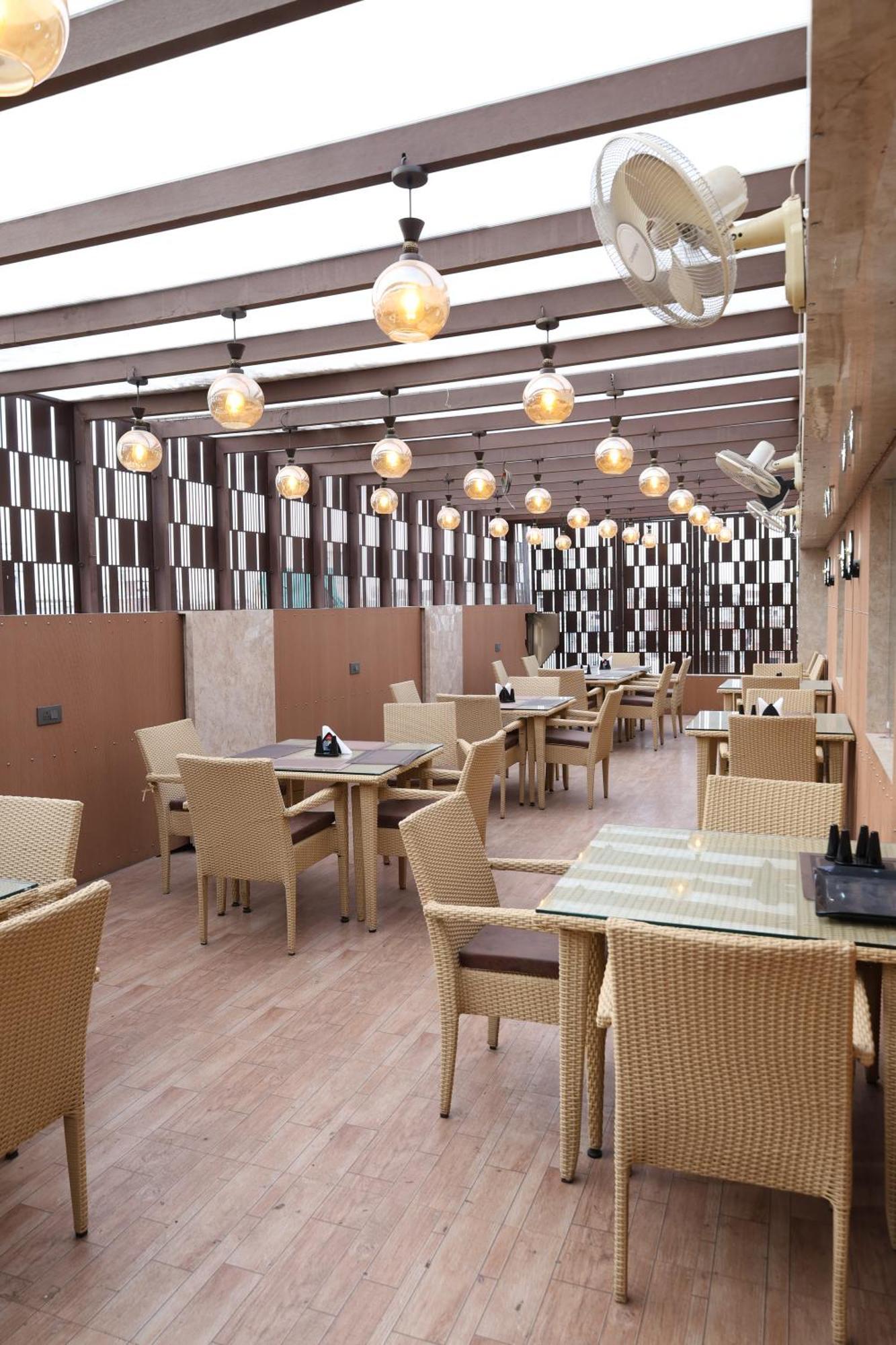 Hotel Deva Inn Varanasi Exterior foto